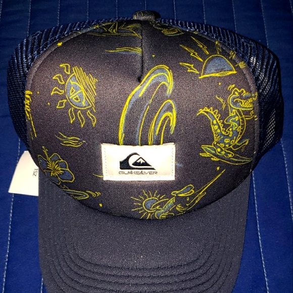 NWT Quicksilver boys trucker hat - Picture 1 of 3